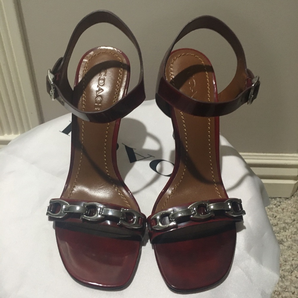 NWT Coach Bonnie Sandals in size 7.5